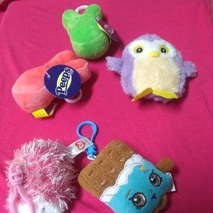 4 key chains plushies and 1 owl plush all minis